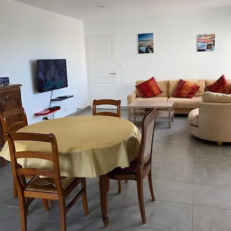 Maison Au Calme Avec Vue Sur 200 M De La Apartment